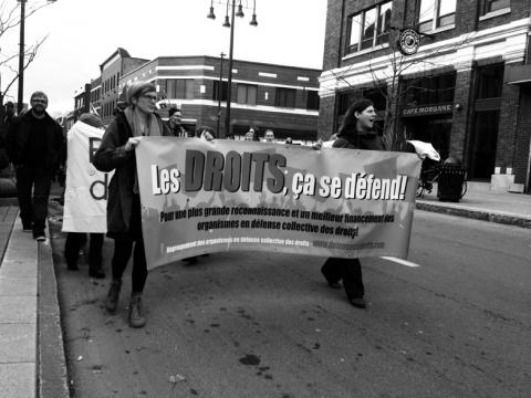 Profitant de la rencontre nationale des organismes en défense de droits, des délégués d’une centaine d’organismes communautaires ont pris la rue à Trois-Rivières le 6 novembre dernier pour revendiquer un rehaussement du financement gouvernemental à la mission.